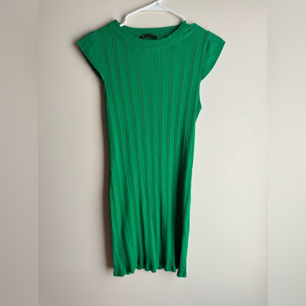 Zara Vibrant Green Midi Body Contour Dress Size Large